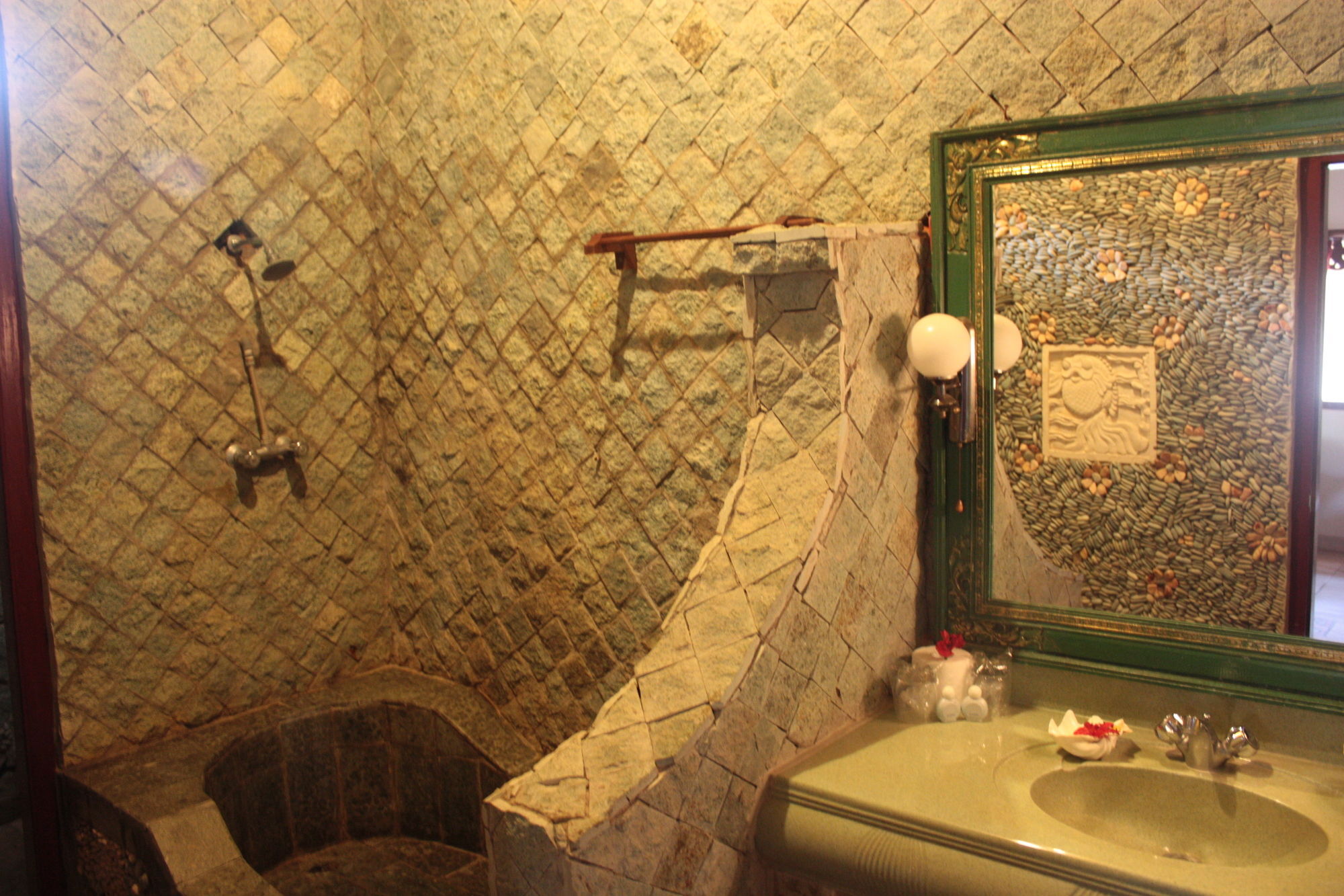 Rambutan Hotel Ловина Экстерьер фото