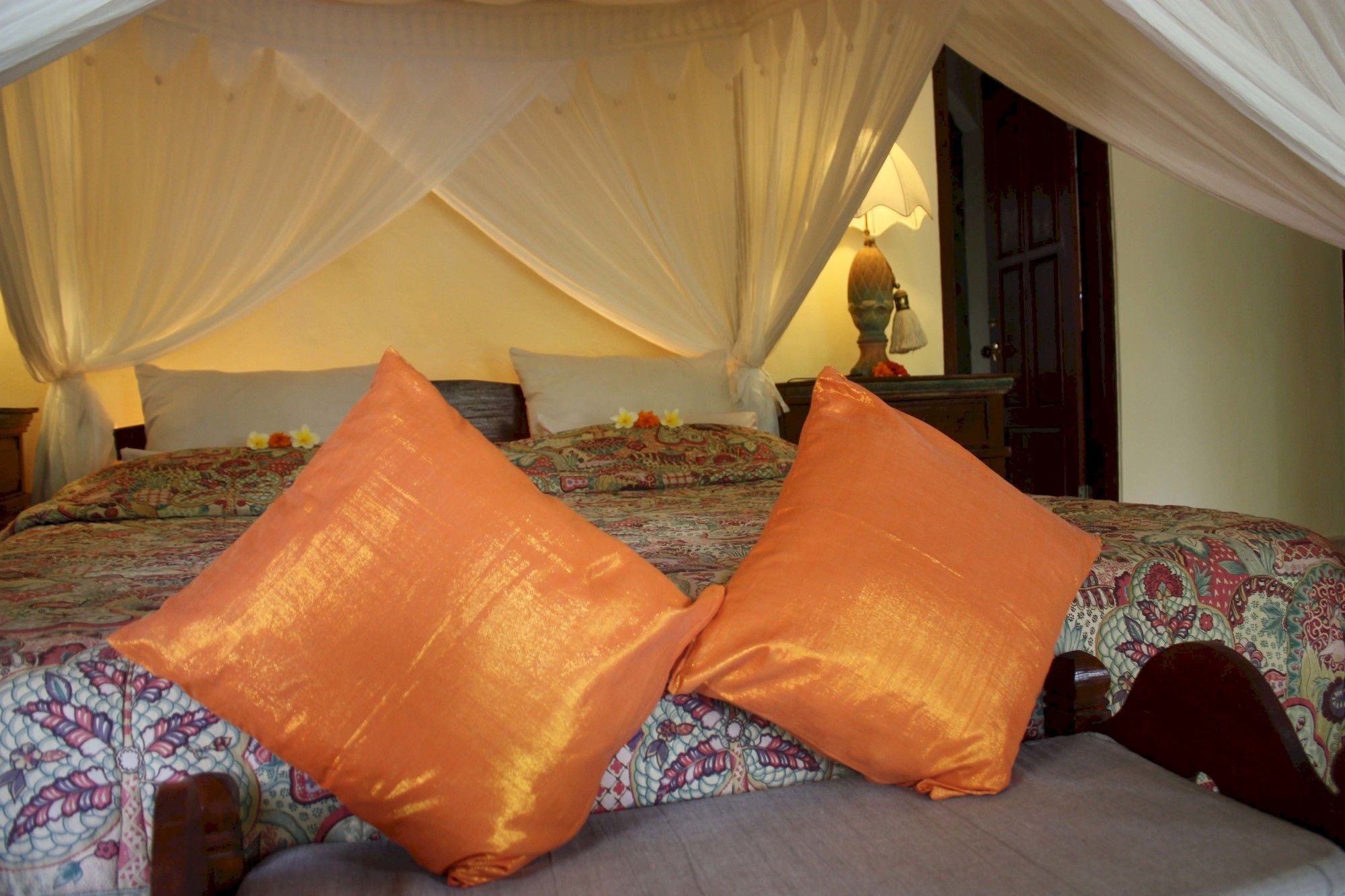 Rambutan Hotel Ловина Экстерьер фото